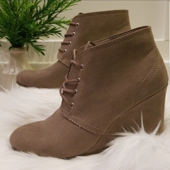 Arizona Jean Company Shoes - Arizona Lily Wedge Heel Shoes | sz 9 | brown